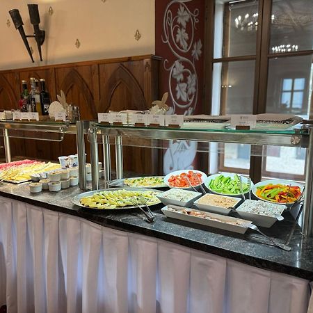 Hotel Grand Viglas Zvolen Luaran gambar